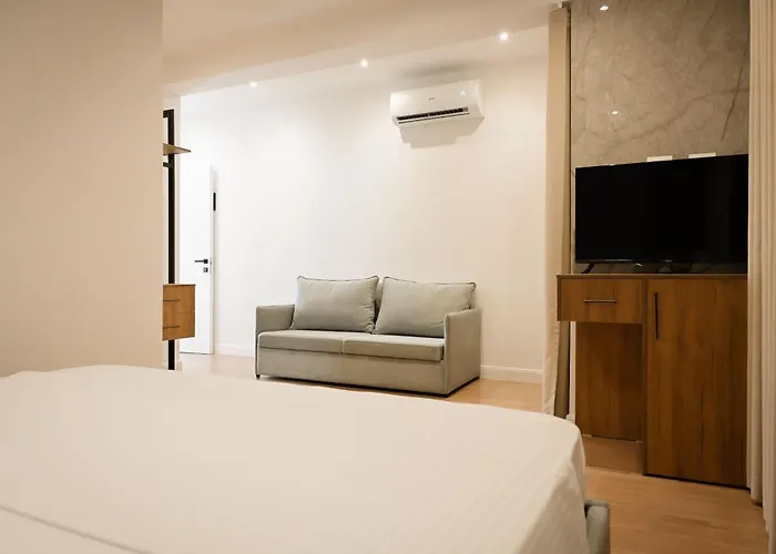 Venezia Hotel *