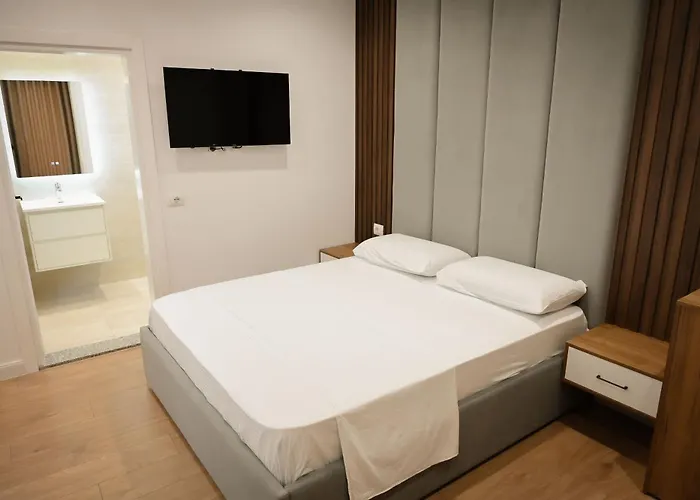 ホテル Venezia Shëngjin