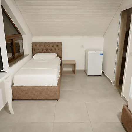 Venezia Hotel *
