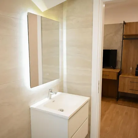 Venezia Hotel *