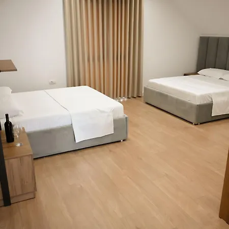 Venezia Hotel *