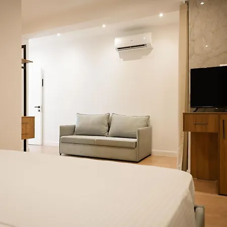 Venezia Hotel *