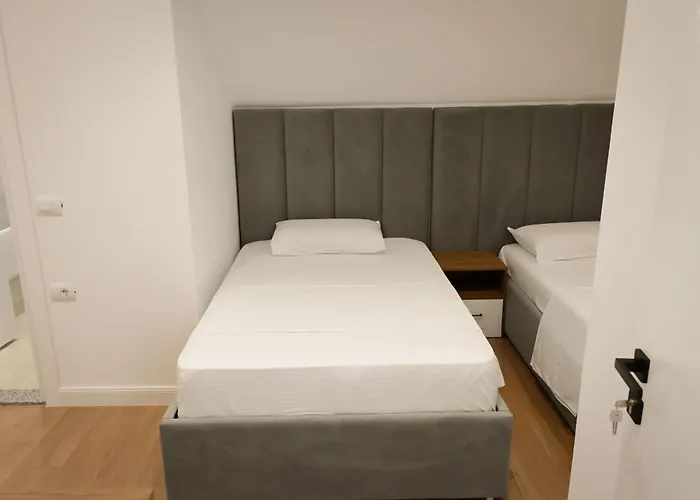 Venezia Hotel *