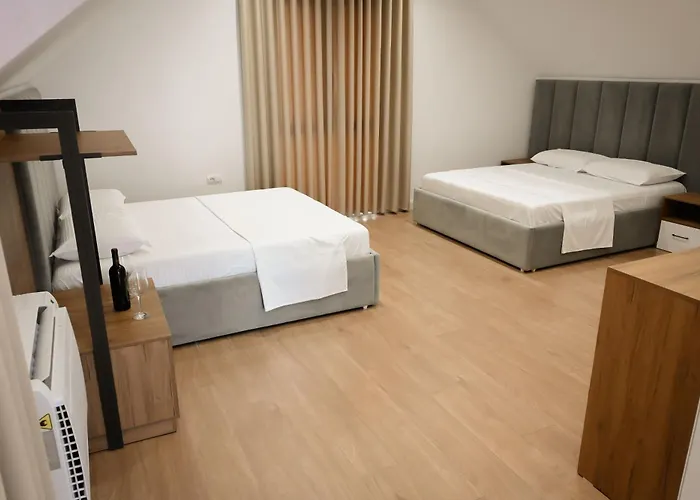 Venezia Hotel *