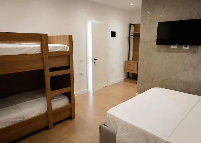 Venezia Hotel *